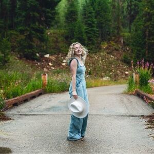 Meet your Posher, Rae